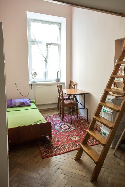 Magic Bus Hostel Lviv Room photo